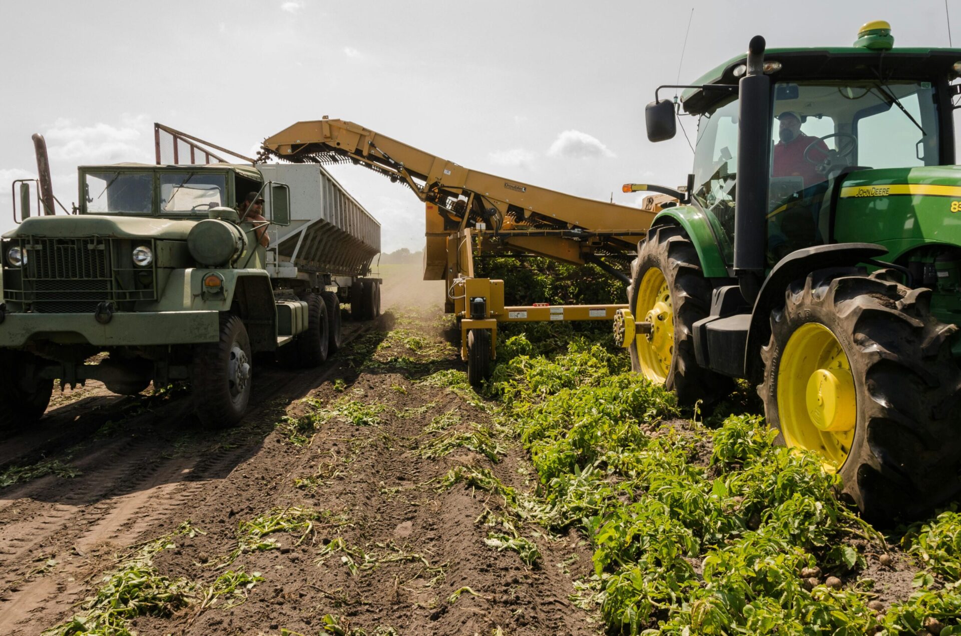 Agricultural heavy equipment